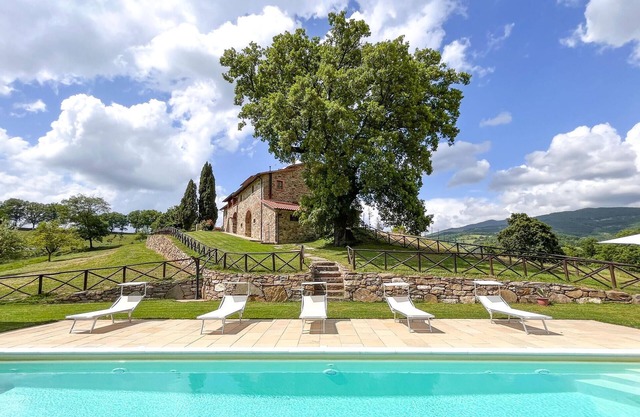 Awesome home in Bibbiena with kitchen