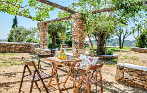 Awesome Home In Constantina With Wifi