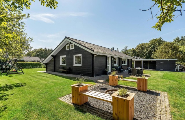 Awesome home in Hemmet with sauna