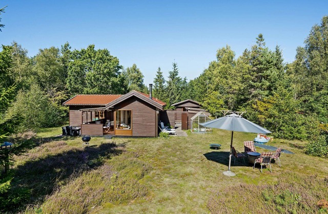 Awesome home in Højby with WiFi
