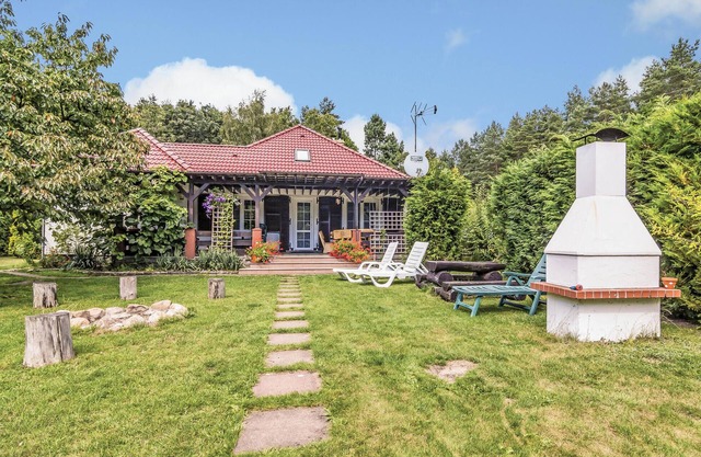 Awesome home in Karsko with sauna