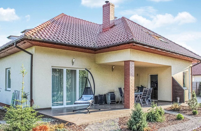 Awesome home in Kobylanka with WiFi