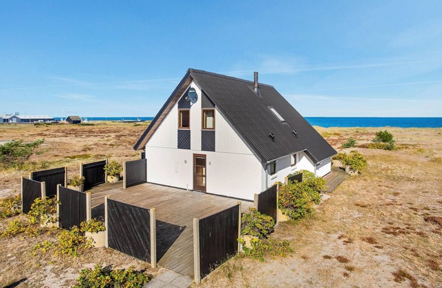 Awesome home in Læsø with kitchen