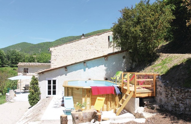 Awesome home in Montjoux