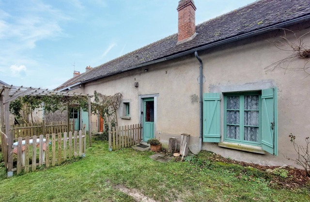 Awesome home in MONTLIARD with WiFi