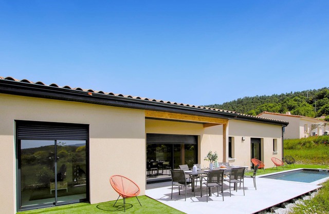 Awesome home in Puy St Martin