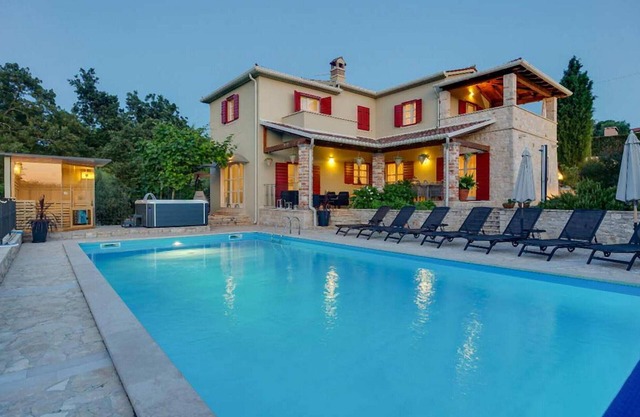 Awesome home in Porec with sauna