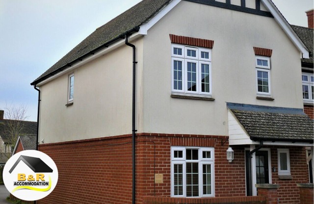 ⭐B and R Serviced Accommodation and Apartments Amesbury⭐ Archer house