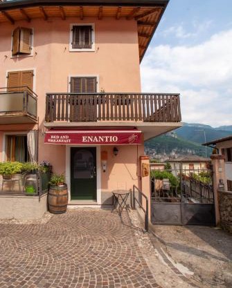 b&b Enantio