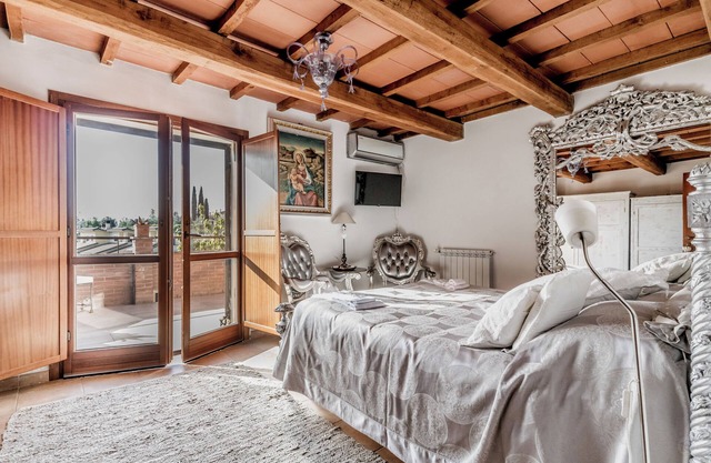 B&B La Candelora on the outskirts of Rome. Swimming pool, reception, relaxation, nature