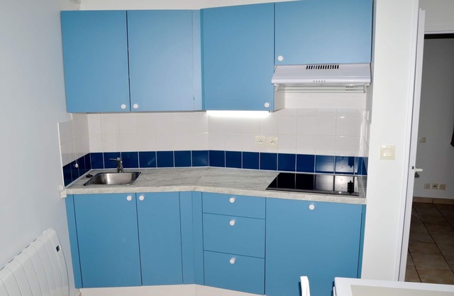 B005-Apartment-Budget-Private Bathroom-Sea view