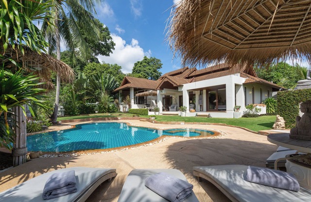 Baan Lily A Spacious 5 bedroom Villa With Pool and Jacuzzi, gym and games room