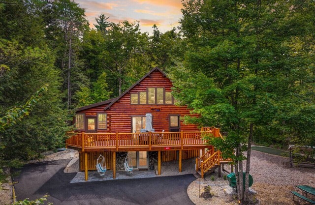 Babbling Brook | Modern Cabin with Pond Access