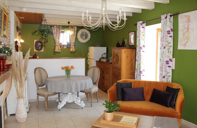 Bacchus cottage, quiet cottage