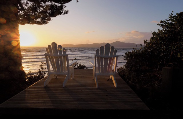 Bach251 absolute beachfront