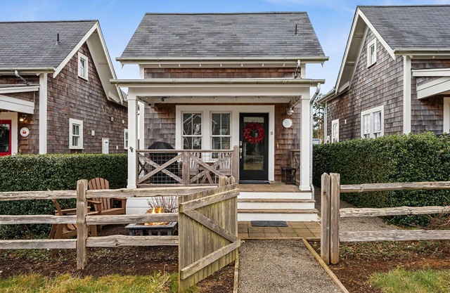 Back Home, bring your pup along and enjoy the orchard cabin!