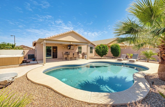 Backyard Oasis: Updated San Tan Valley Escape