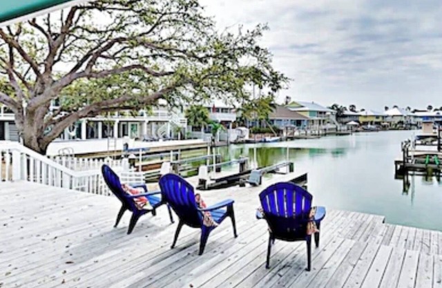 Bahama Cove- New Listing