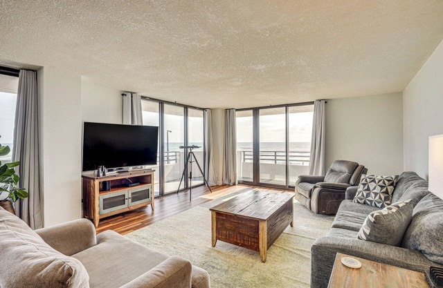 Balcony w/Ocean Views: Daytona Beach Gem w/Perks
