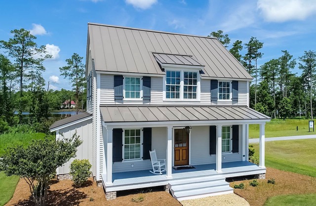Ballast Point Bungalow - Waterfront Harmony