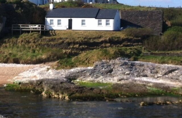 Ballintoy Beach Cottage, Secluded Seaside Getaway, Causeway Coast Location