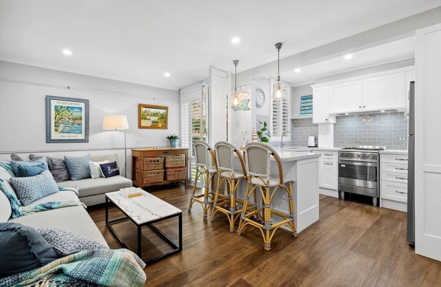 Balmoral Beachfront - Luxury one-bedroom apartment