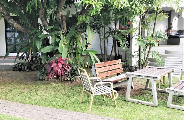 Bananaquit Apartments