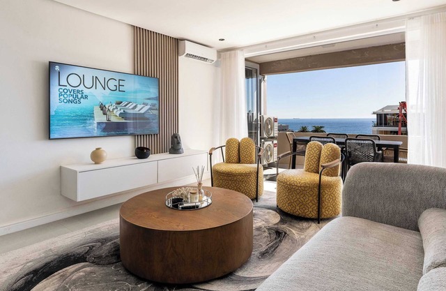 Bantry Bay Alanda - Modern Apt with Sea Views