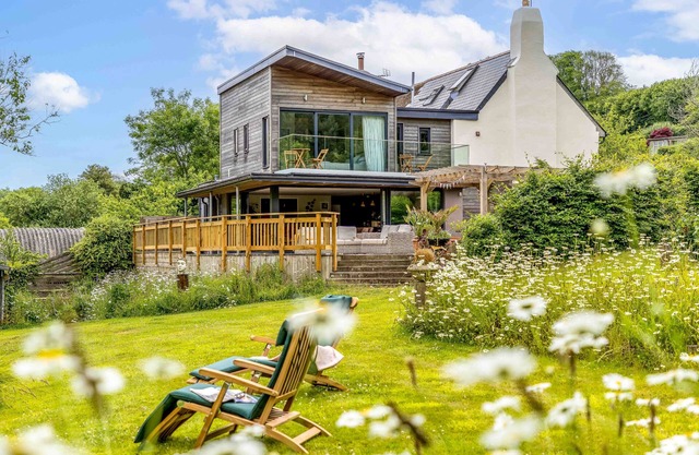 Barberry Farm Cottage - sleeps 8 guests in 4 bedrooms