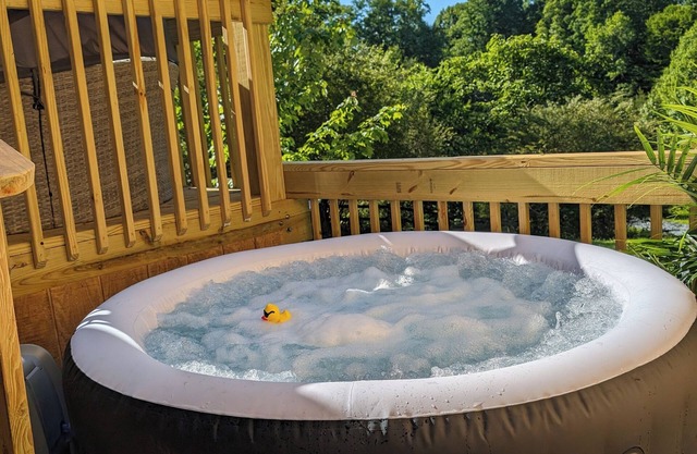 Barn Sanctuary w Private Hot Tub and Pond View