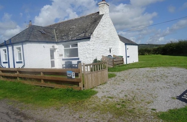 Barnacle - a cottage that sleeps 4 guests in 2 bedrooms
