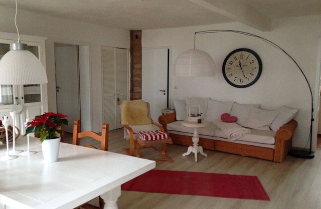 * barrier-free * an apartment without obstacles