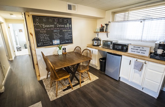 Basecamp Denver 2BR Guest Suite near Red Rocks