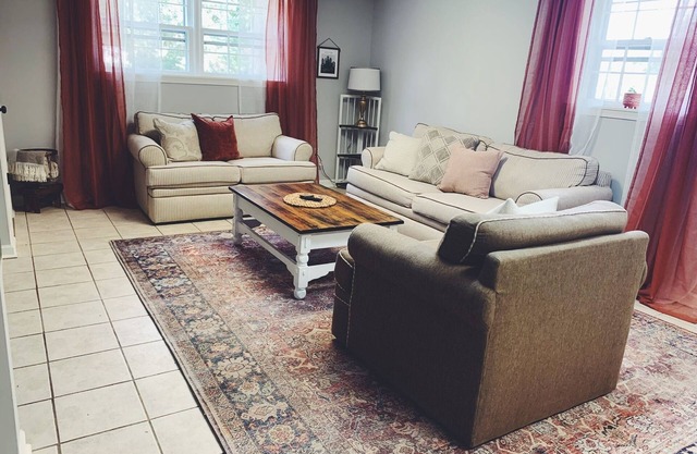Basement Apartment on the Loop