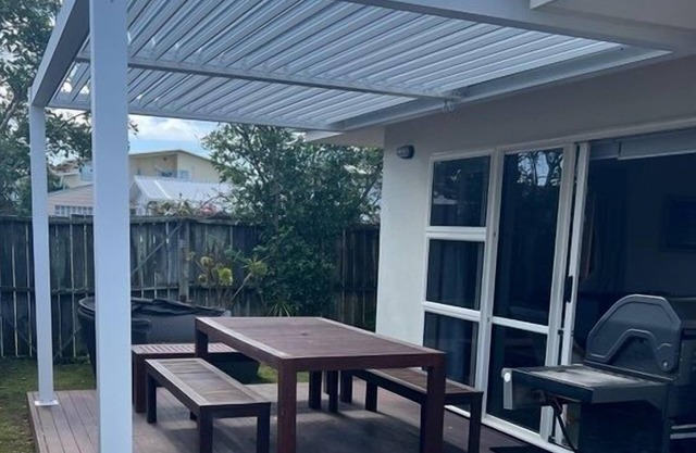 Baskervilla - Whangamata Holiday Home