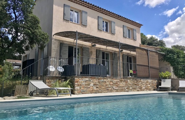 Bastide provençale sleeps 6/8