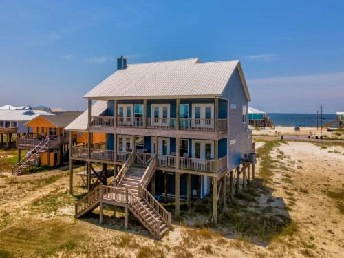 Bay Front with bay and easy Gulf beach access