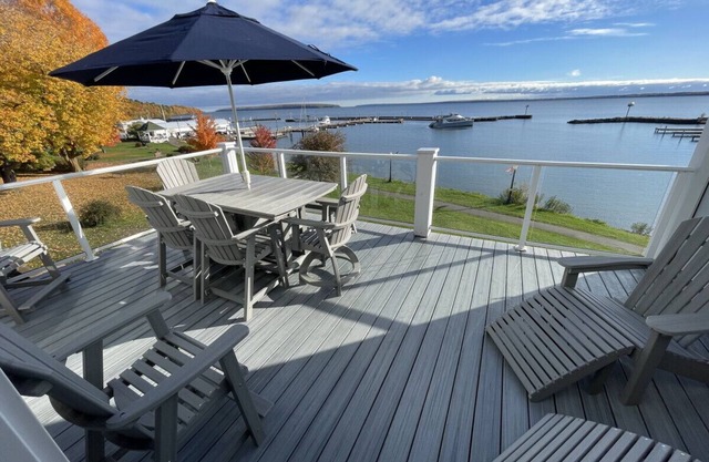 Bayfield on the Lake - 4 Bedroom Waterfront Condo