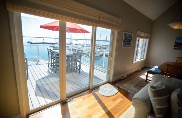 Bayfield on the Lake - Waterfront Condo Downtown #302