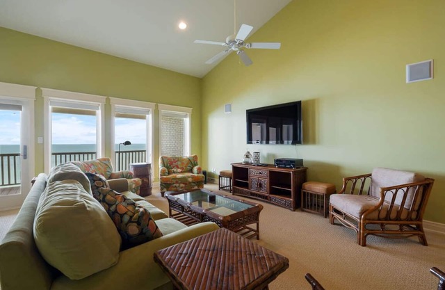 Bayfront Escape 5 Bedroom Townhouse Hot Tub- Add on