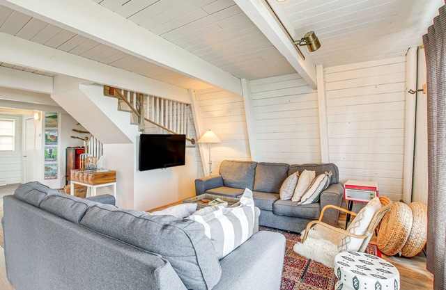 Bayfront Luxemburg Cabin Rental w/Private Beach!