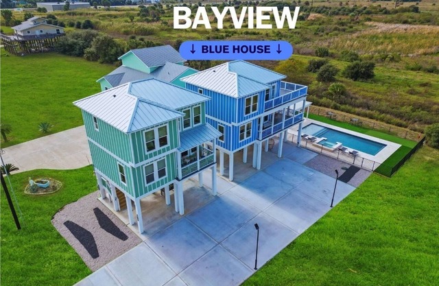 Bayview: Luxury Listing- Largest Pvt Pool, mini-GOLF, Sunset & Bay views