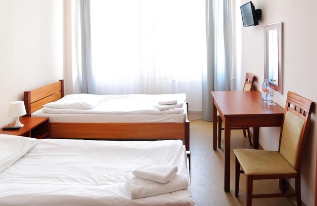 Baza Hotelowa Bobrowiecka 9