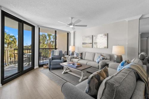 Beach and Golf Oceanfront 3 Bdrm Newly Renovated