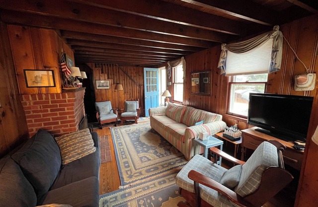 Beach-block Bungalow at LBI: Classic wood-paneled Cape Cod, 100 yards from beach