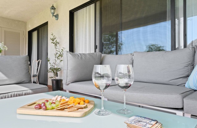 Beach Cities Quiet Getaway - 1.5 mins from Ocean front