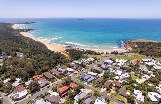 Beach Cockatoo, Sleeps 4, start your day with a surf or walk on the beach