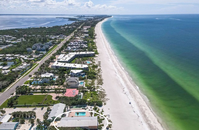 Beach Condo: Open Tomorrow - Thursday, $175/nt + Fees!