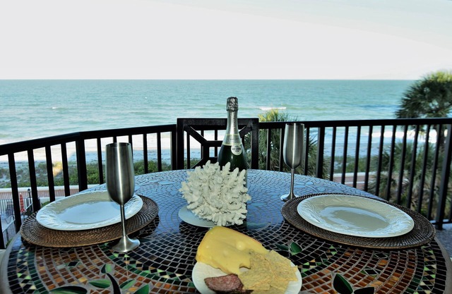Beach Front 2B 2B. Elegant Top Floor End Unit On Desirable Belleair Beach
