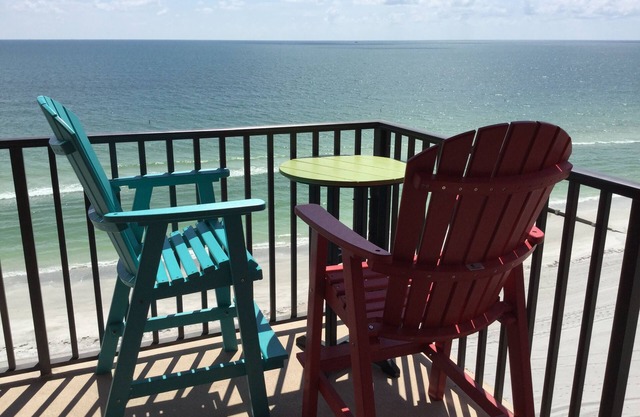 Beach-Front Condo With 180-degree Views Of The Gulf Of Mexico